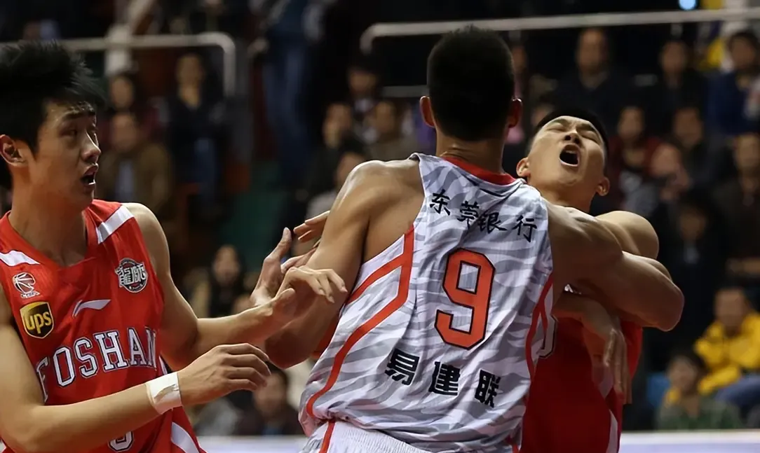 江苏队紧咬广东队,一球之差败北 江苏队紧咬广东队,一球之差败北