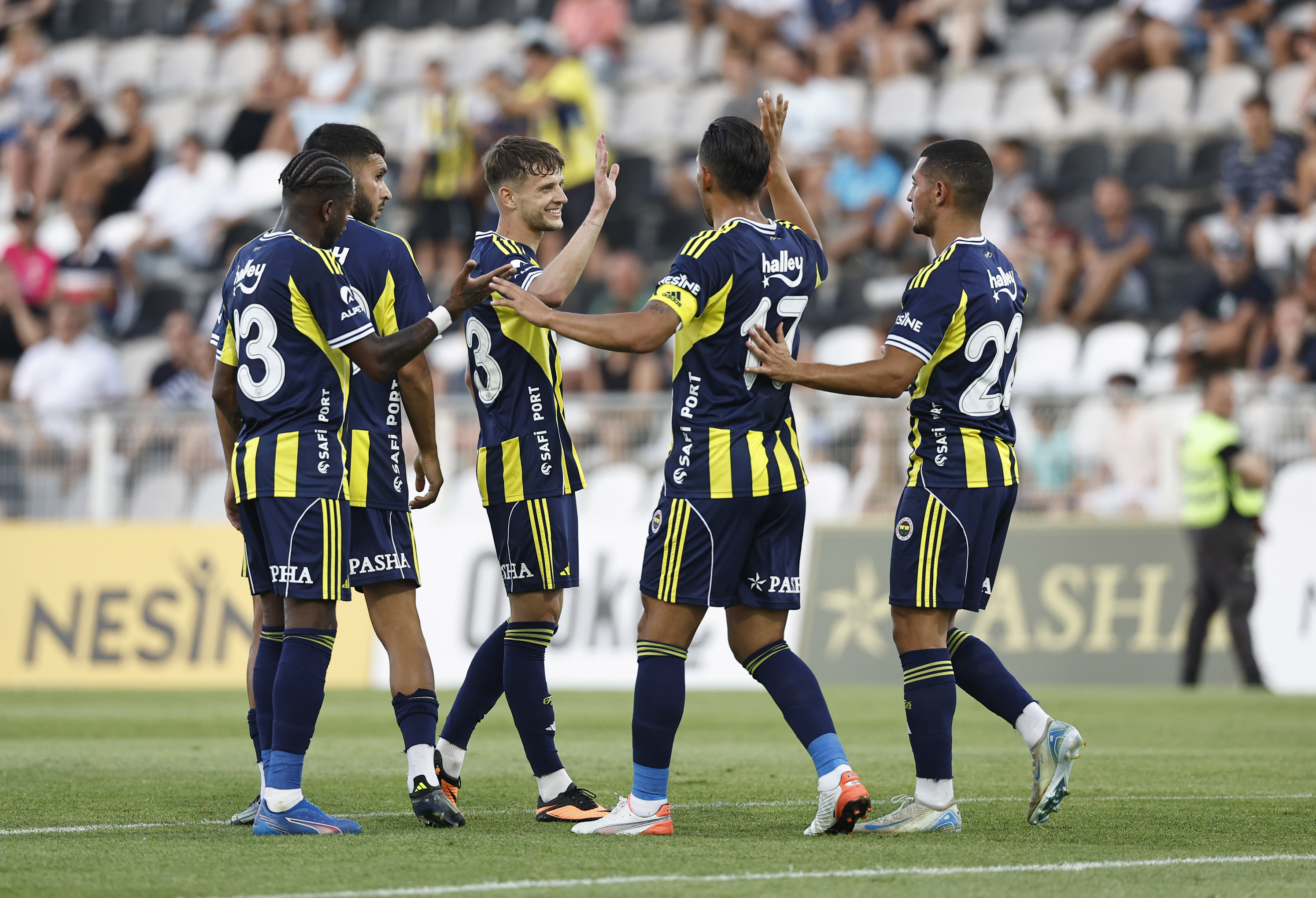 葡萄牙奋力抗衡荷兰,双方战平晋级前景未明 葡萄牙奋力抗衡荷兰,双方战平晋级前景未明