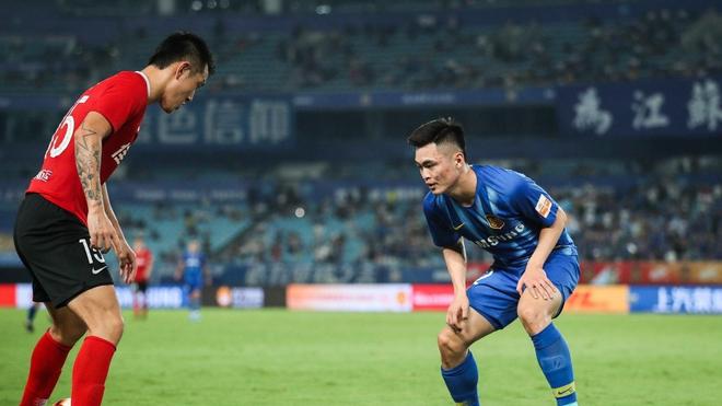 爱游戏入口-深圳主场失利，保级形势岌岌可危