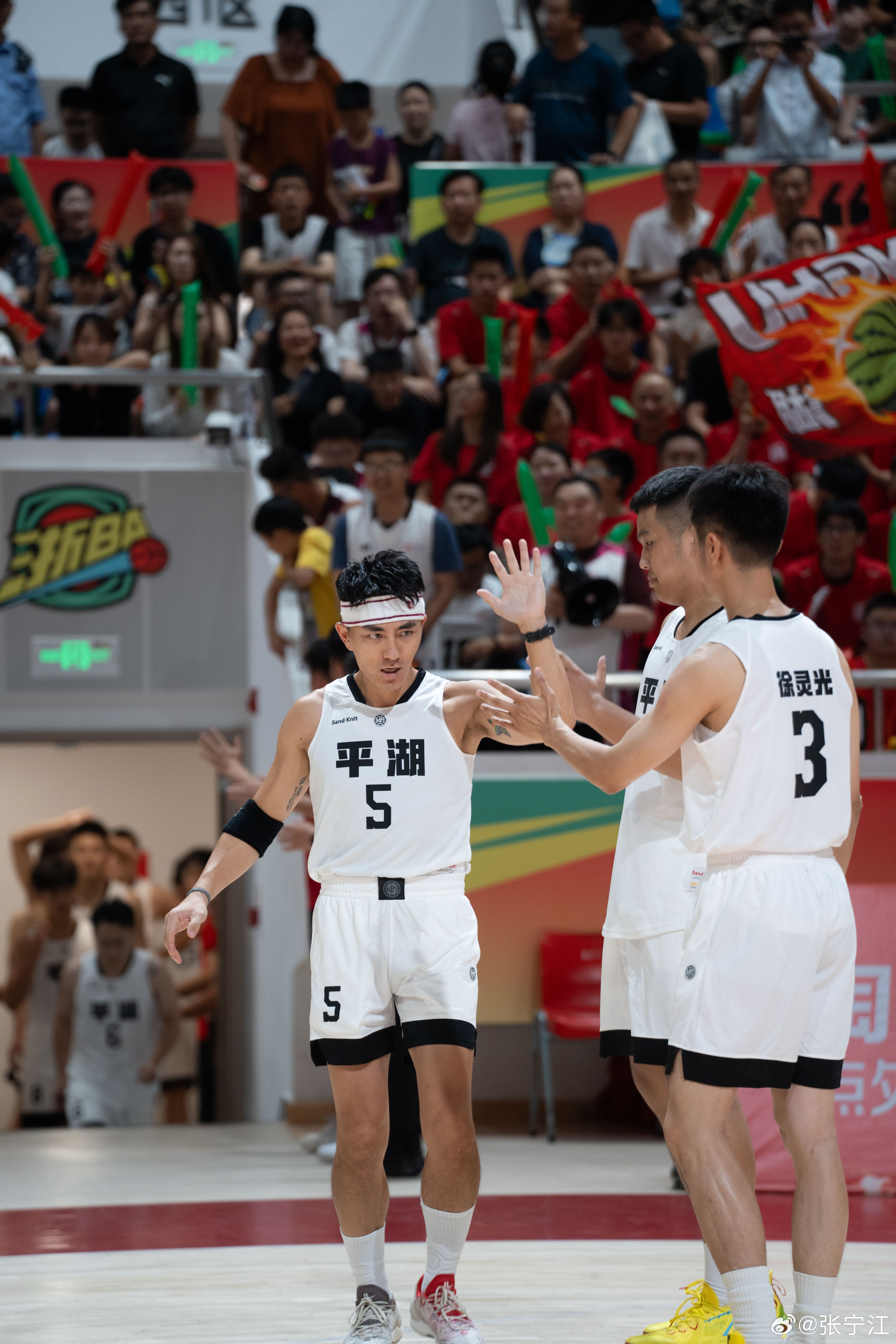 骑士险胜深圳队，赵继伟统治全场