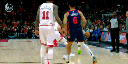 公牛鏖战深圳队，布伦森扛起全队