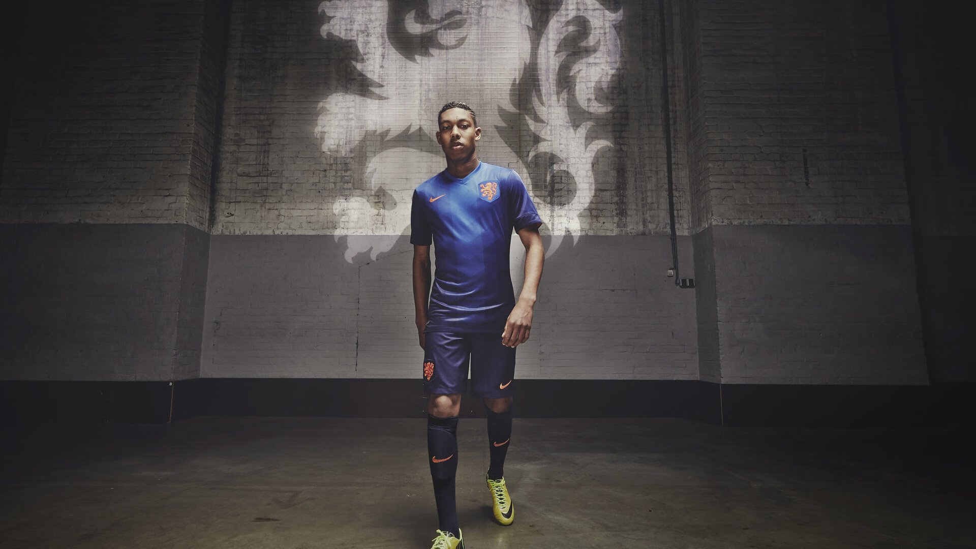 绿茵场上的唯一性，阿尔及利亚的坚韧、日本的精密与C罗的关键时刻