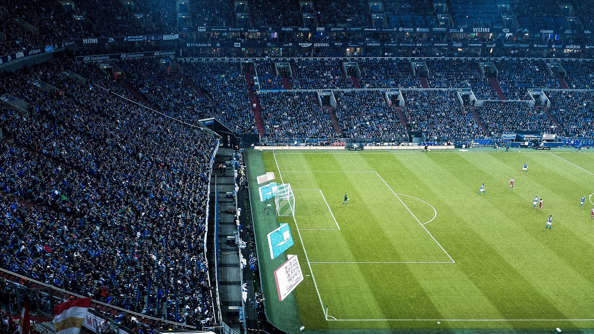 英超争冠焦点战与广厦队终结马刺,体育世界的平行叙事